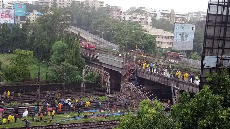 Andheri railway bridge collapsed